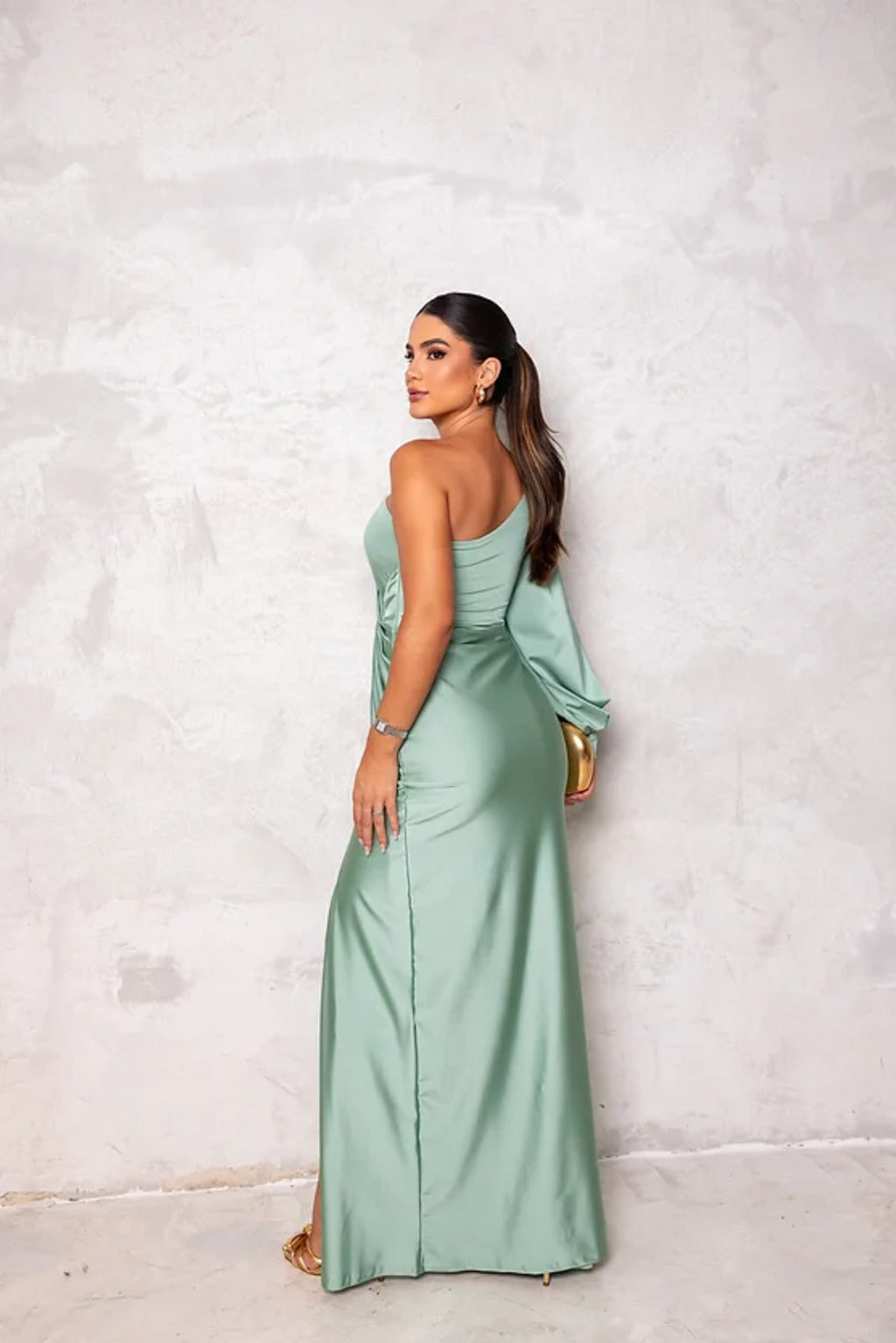 Kyara - Elegantes und raffiniertes Kleid