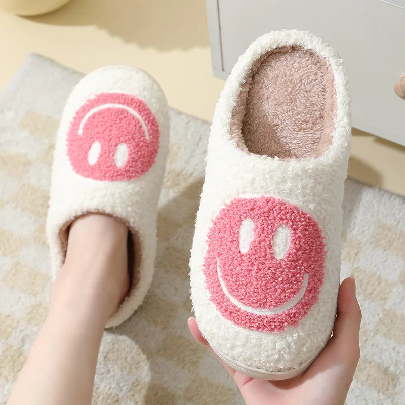 Claudia - Fluffy Feet Smiley-Pantoffeln