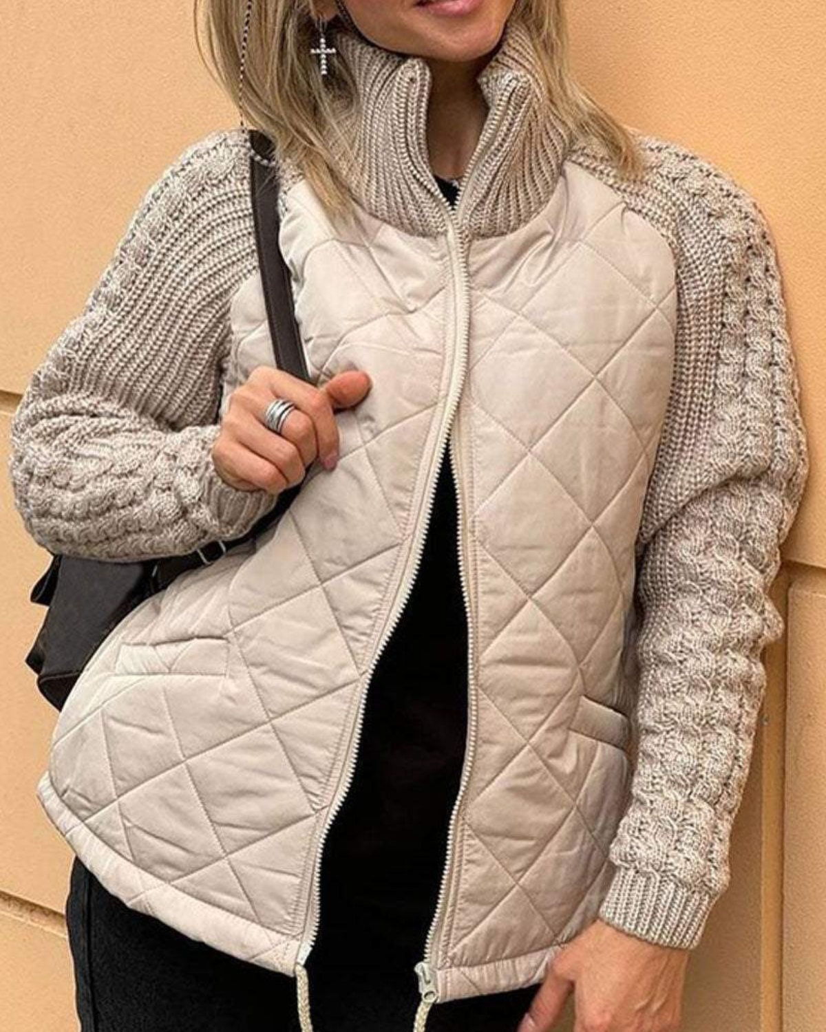 Patrícia - Warme Strickjacke